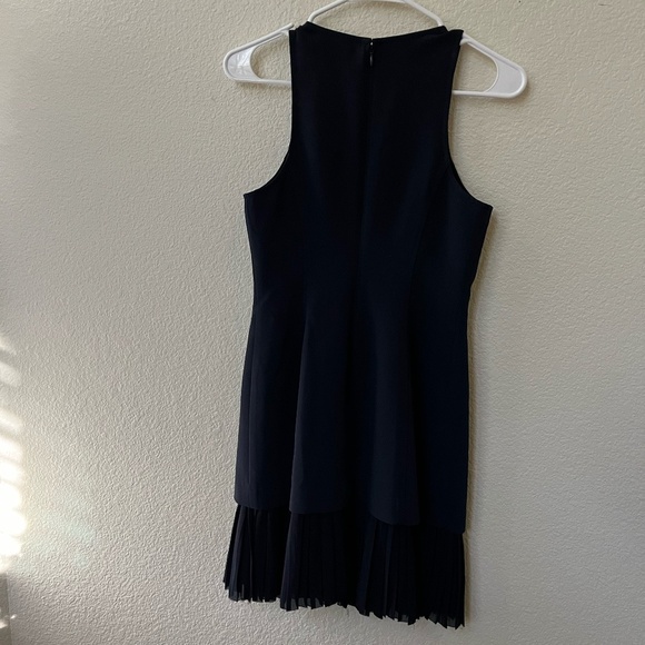 Cinq à Sept | Elegant Navy Catriona Silhouette Pleated Crepe Hem Dress | Size 2 - Picture 10 of 14